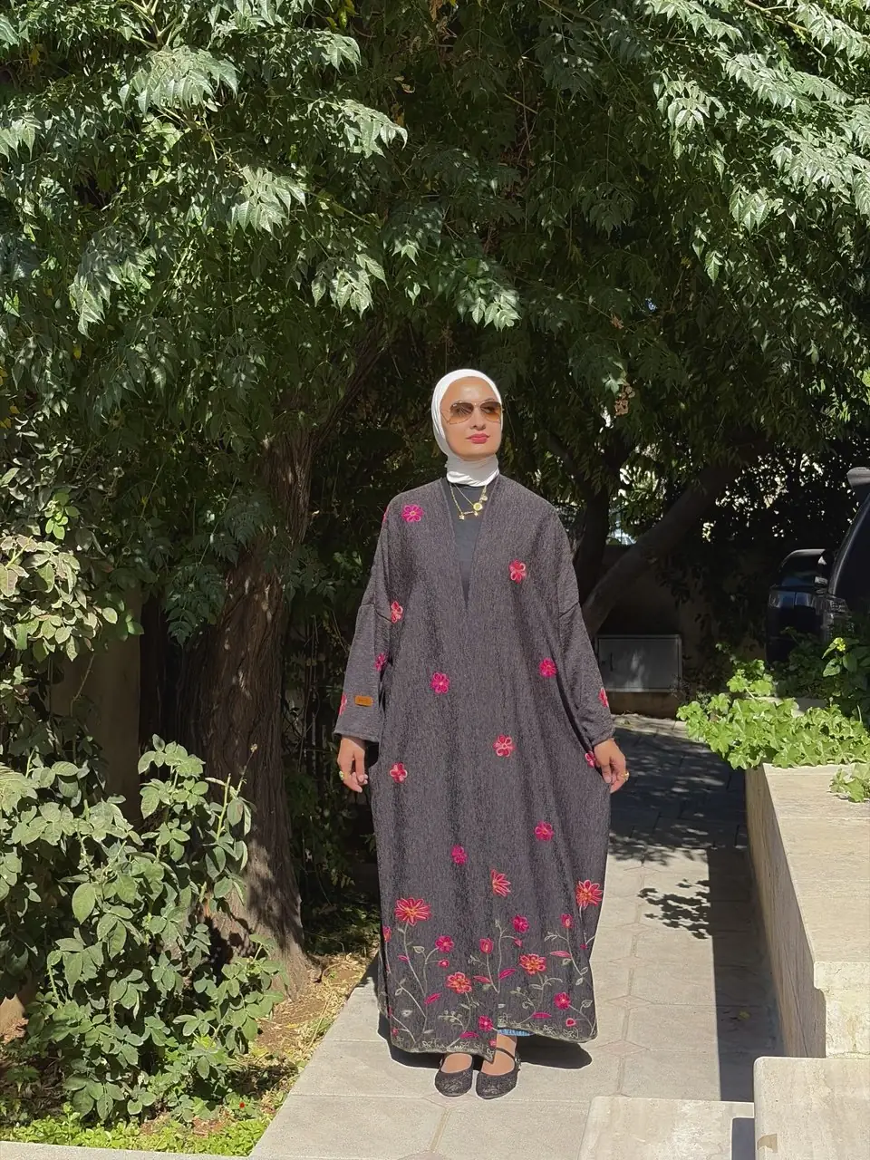 Charcoal Blossom Long Abaya